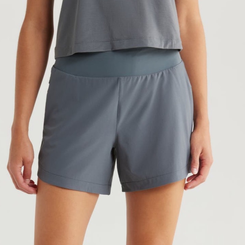 FREE FLY women’s lined breeze active shorts